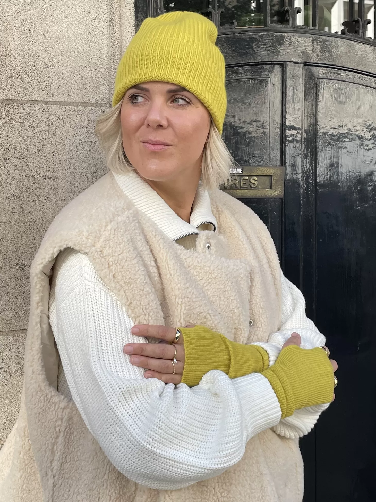 Les Soeurs Cashmere Beanie Pixie Banana Sale