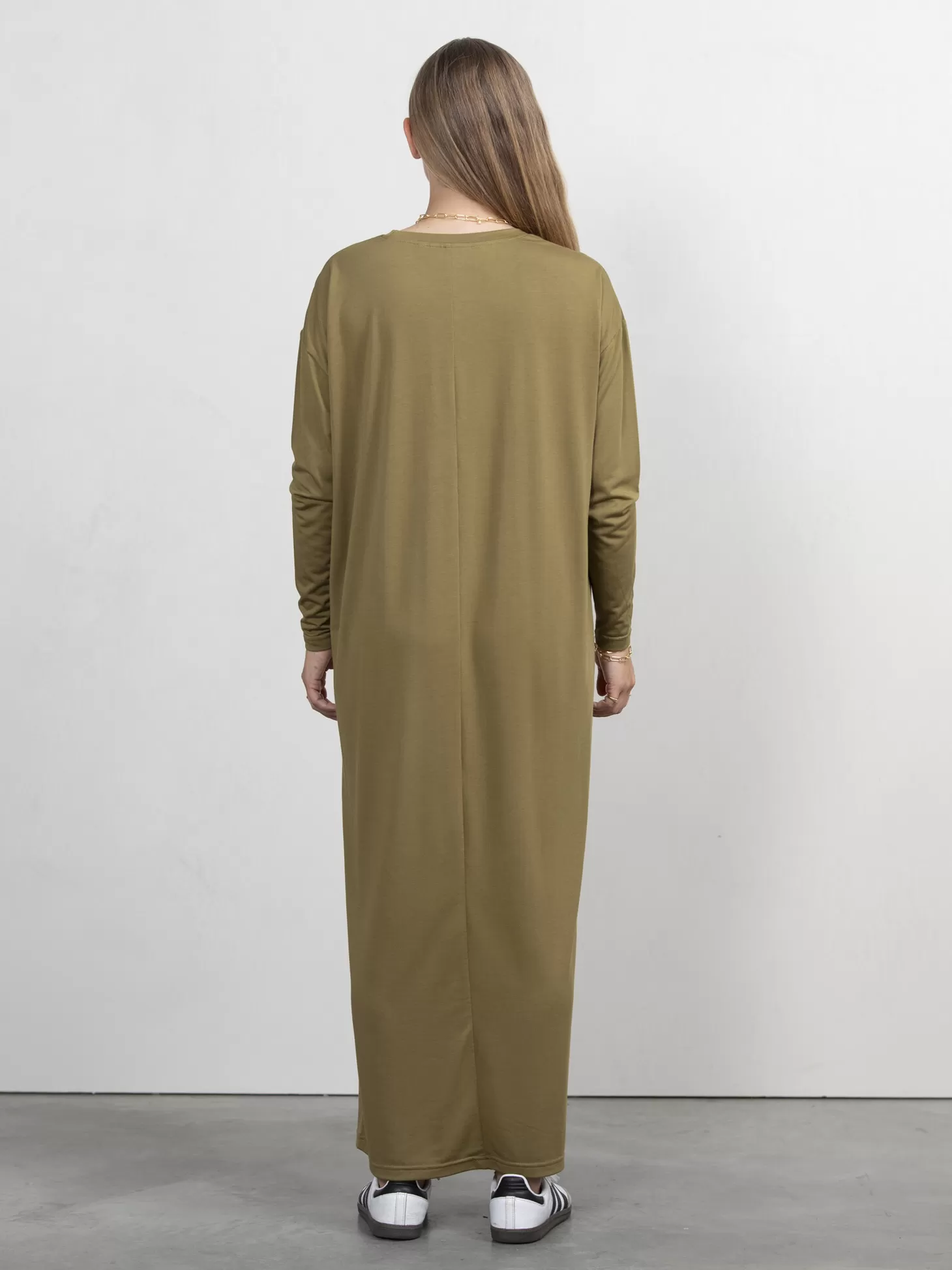 lange_jersey_jurk_anne_4.webp Les Soeurs Lange Jersey Jurk Anne Olive Store