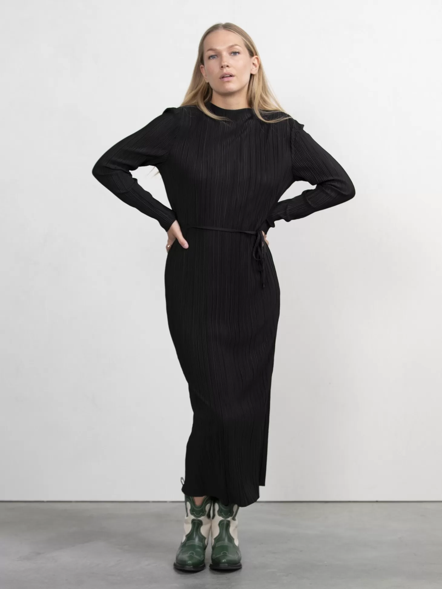 maxi_jurk_mika_2.webp Edited Maxi Jurk Mika Black Online