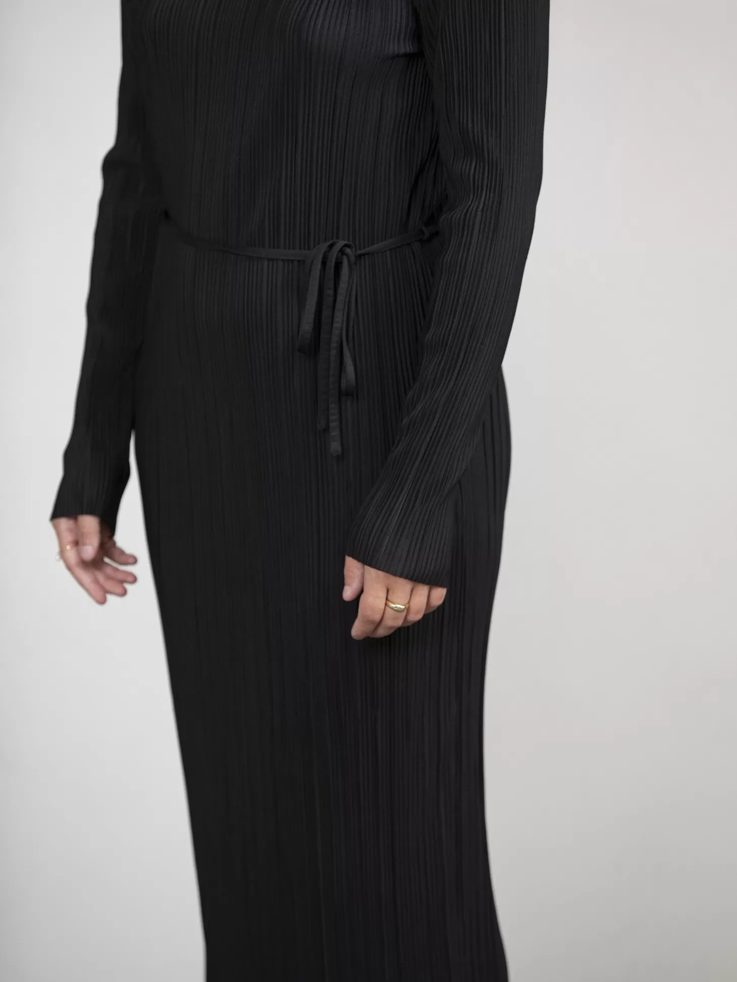 maxi_jurk_mika_3.webp Edited Maxi Jurk Mika Black Online