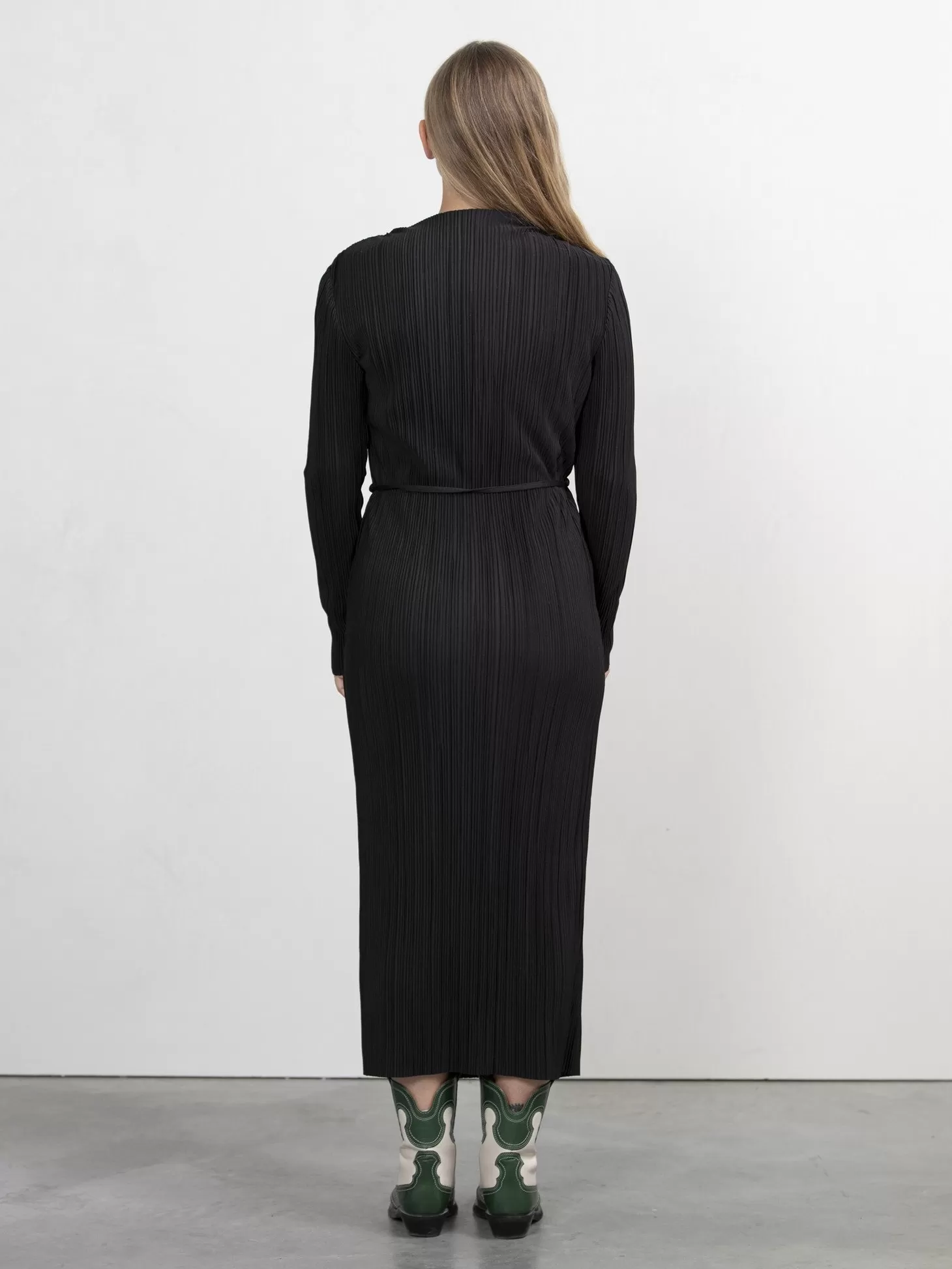 maxi_jurk_mika_4.webp Edited Maxi Jurk Mika Black Online