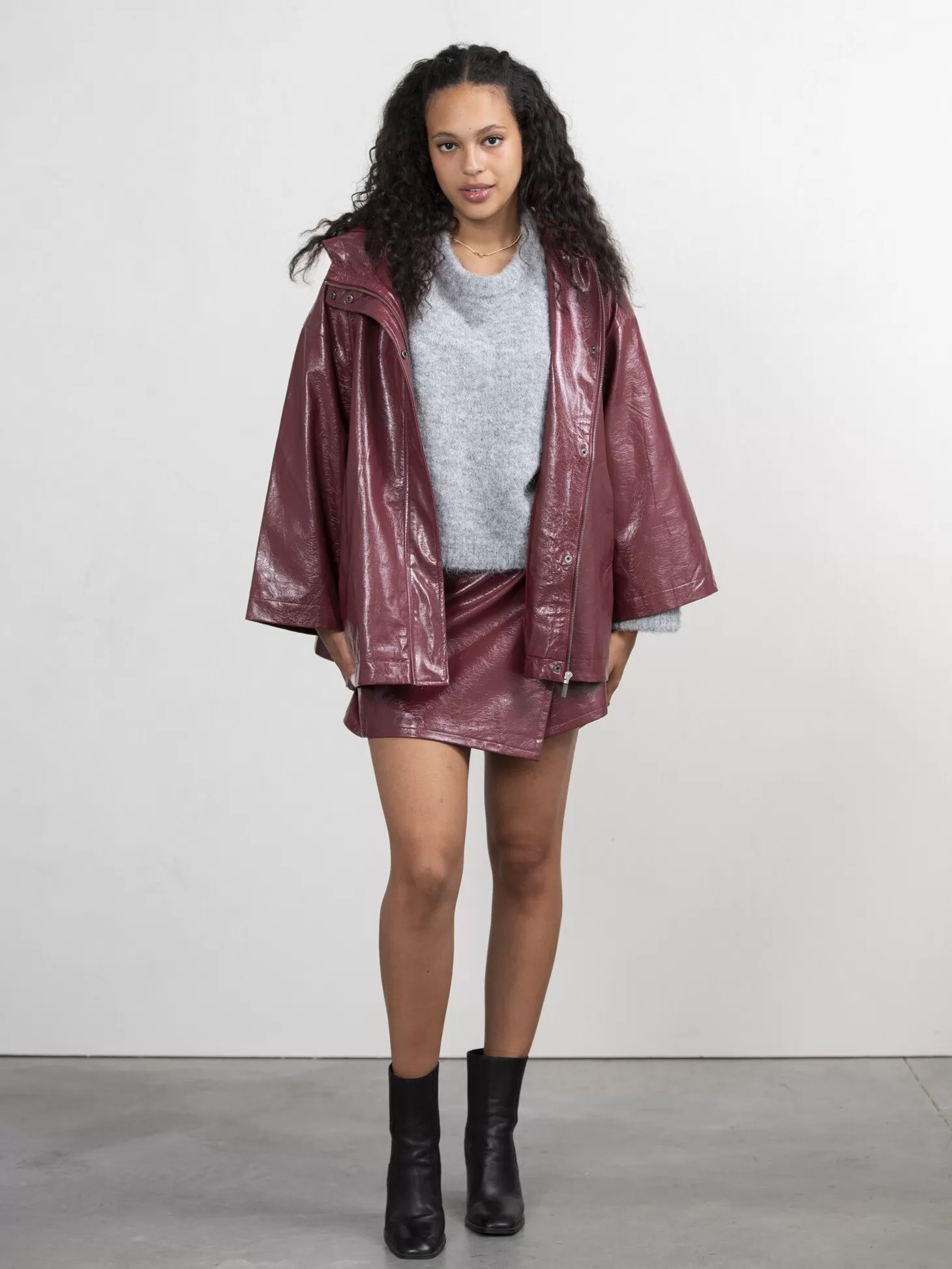 vegan_leren_jas_violet_2.webp Les Soeurs Vegan Leren Jas Violet Bordeaux Fashion