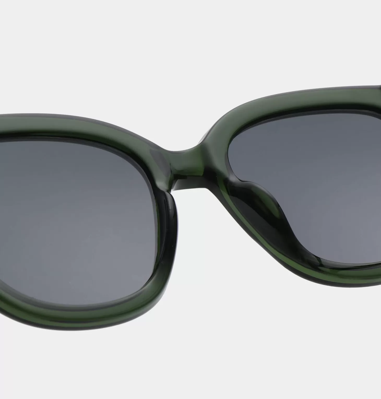 zonnebril_billy_4-1.webp A.Kjaerbede Zonnebril Billy Dark Green Transparent Fashion