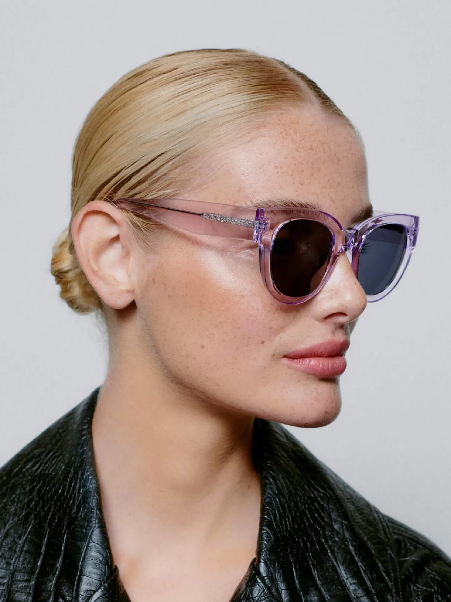 zonnebril_lilly_2-1.webp A.Kjaerbede Zonnebril Lilly Lavender Transparent Cheap