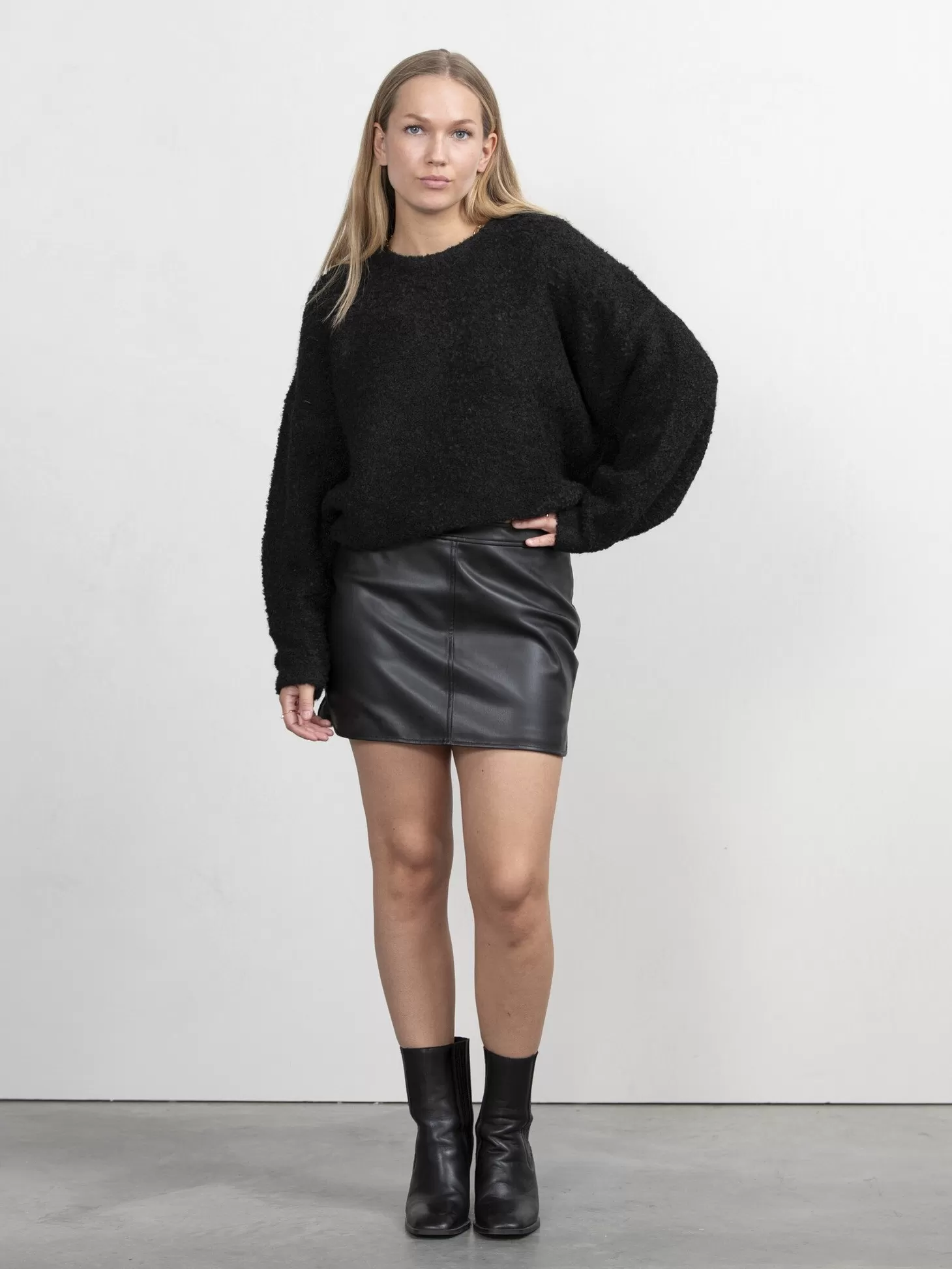 Les Soeurs Boucle Gebreide Trui Ada Black Outlet