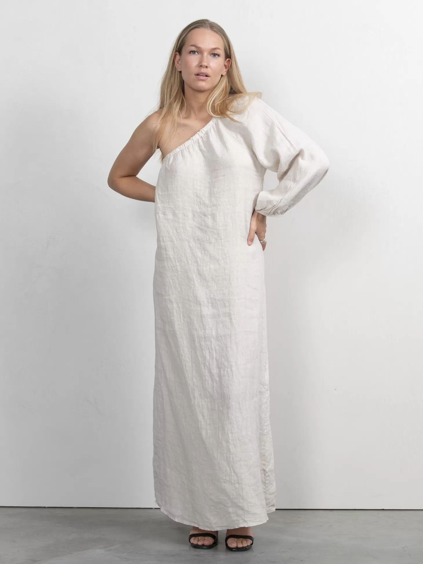 Le Marais Offshoulder Jurk Lily Beige Best Sale