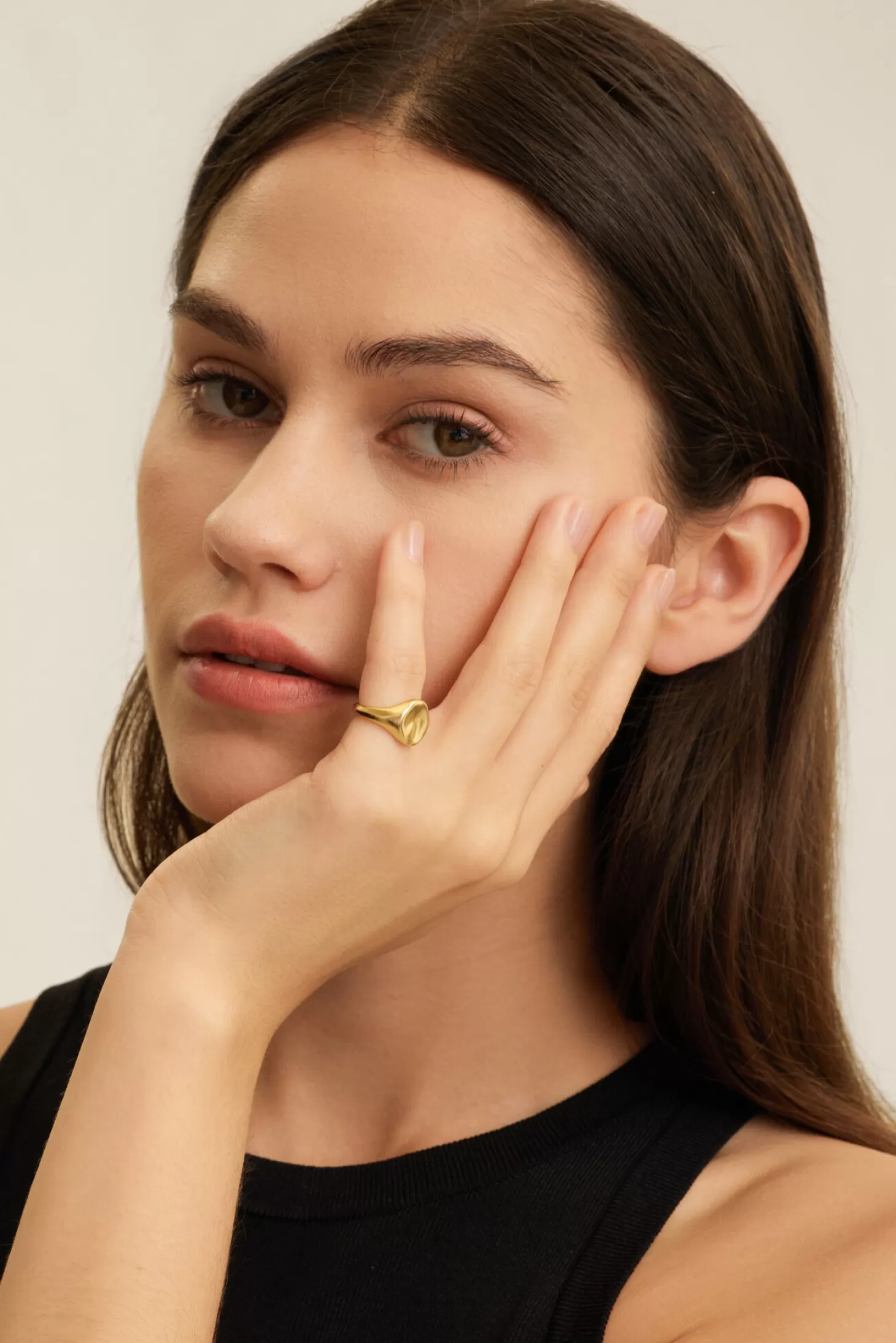 Les Soeurs Pinky Ring Ginette Oval Gold Sale