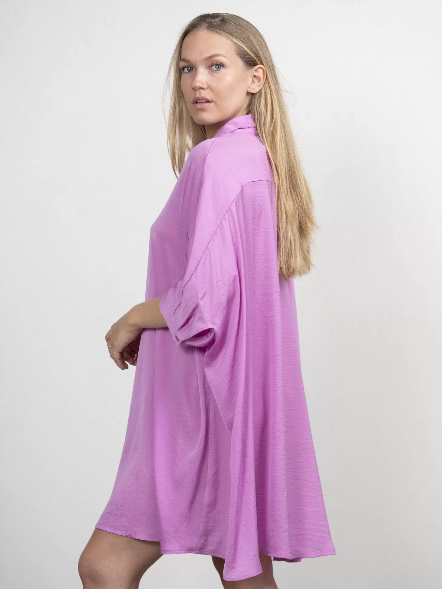 satijn_blousejurk_mason_3-2.webp Les Soeurs Satijn Blousejurk Mason Lila Sale