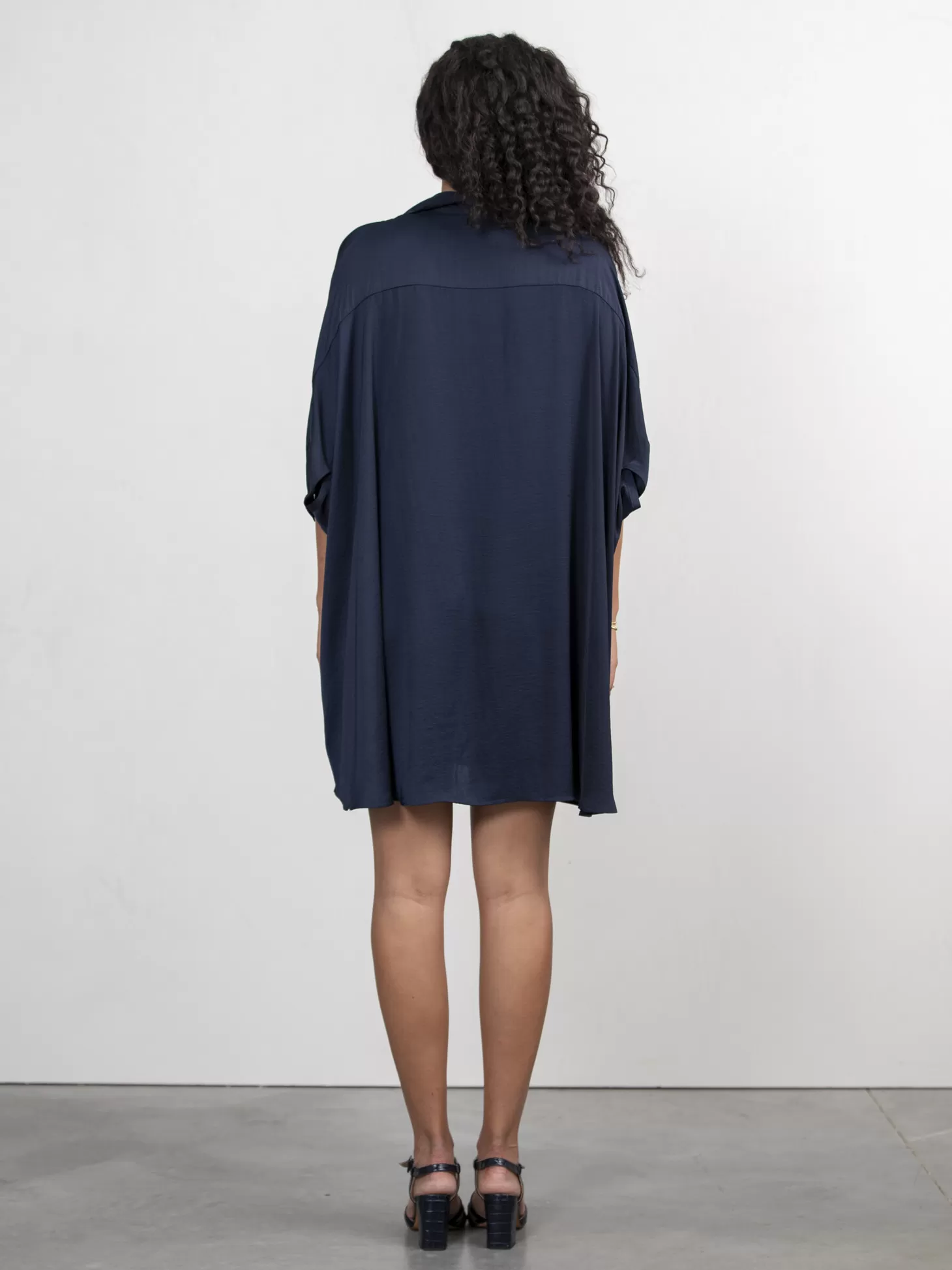 satijn_blousejurk_mason_4.webp Les Soeurs Satijn Blousejurk Mason Dark Blue Discount