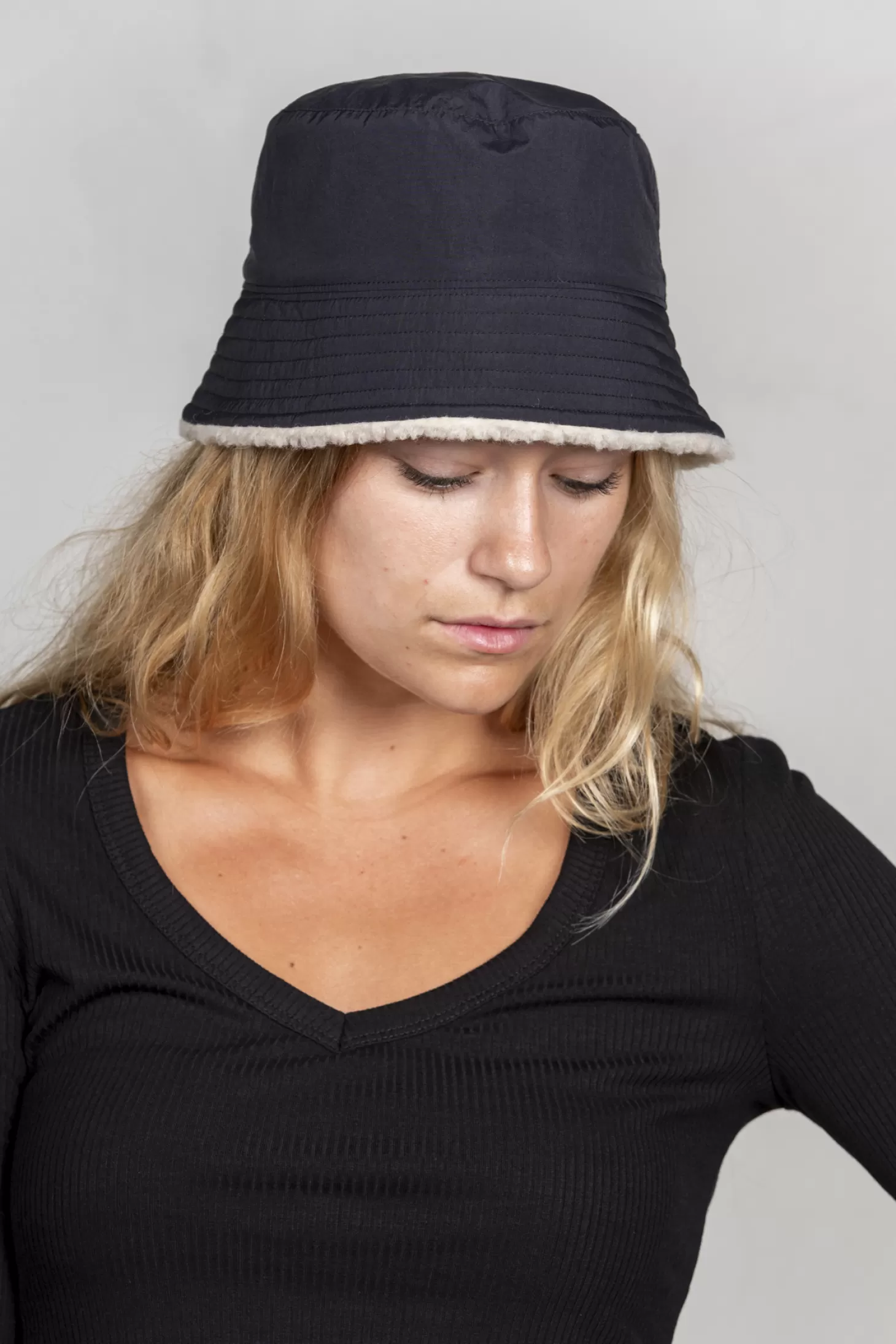 Les Soeurs Teddy Bucket Hat Ivy Black Cheap