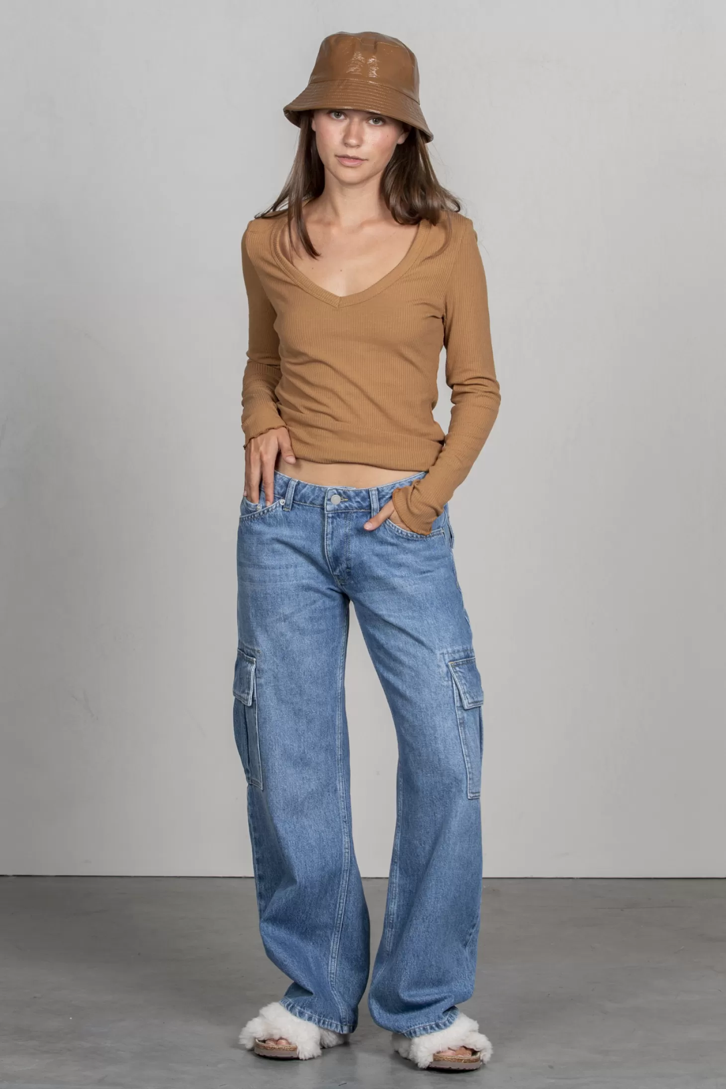 Les Soeurs Vegan Leren Bucket Hat Penny Toffee Flash Sale