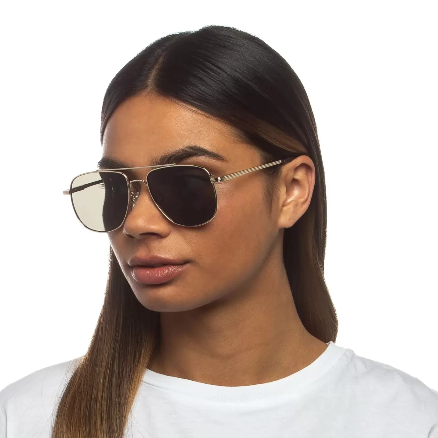 zonnebril_the_charmer_2.webp Le Specs Zonnebril The Charmer Gold W/ Khaki Mono Lens Clearance