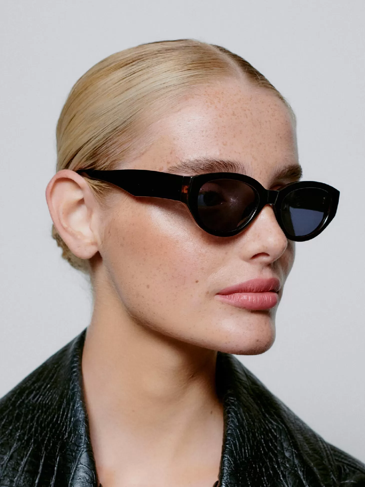 zonnebril_winnie_2-2.webp A.Kjaerbede Zonnebril Winnie Black Fashion